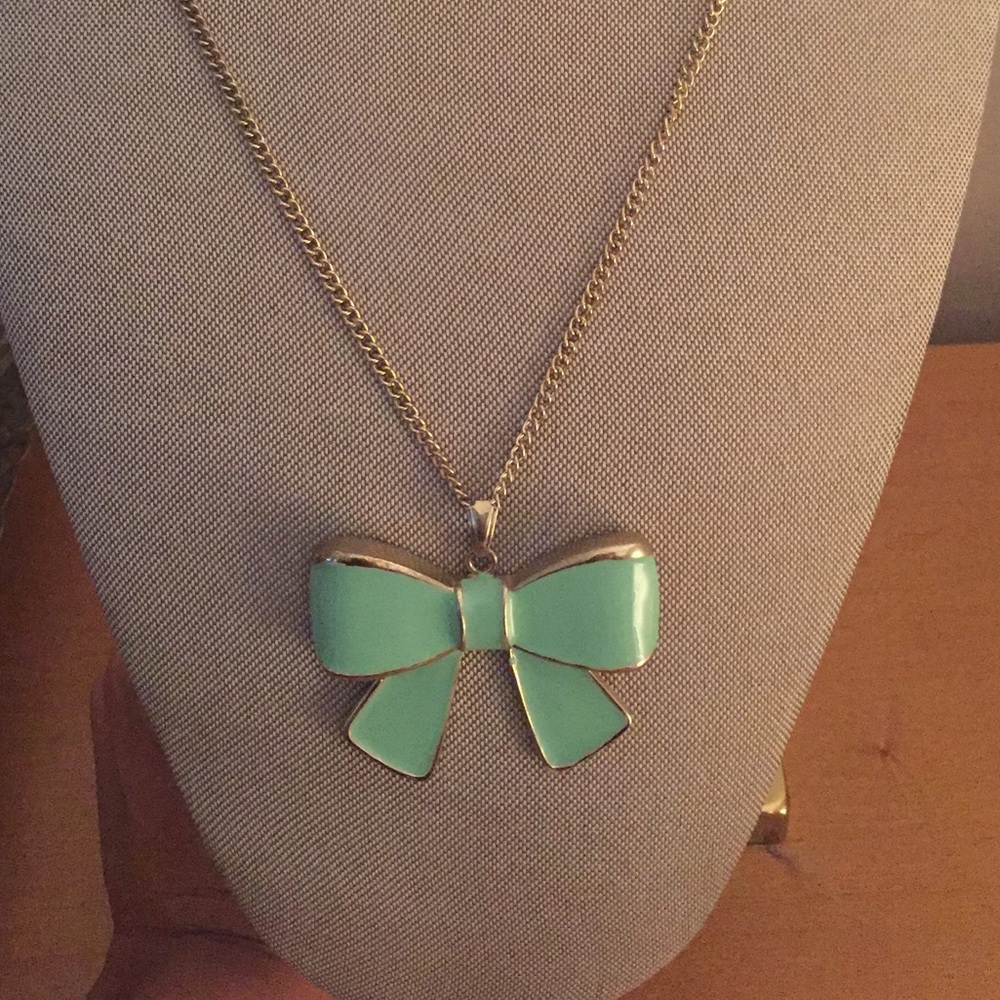 ❗️LAST CALL❗️Bow Necklace